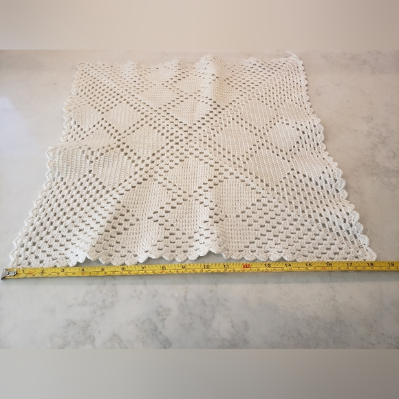 Huge Spool of White Nylon Yarn and 3 Square Cloth Designs - Picture 12 of 14